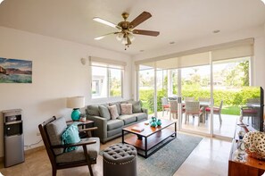 スマートテレビ、DVD プレーヤー、書庫、ビデオライブラリ