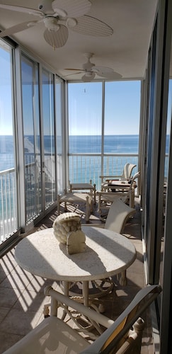 Penthouse on the Beach Incredible Views See the Sunrise and Sunset 