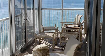 Penthouse on the Beach Incredible Views See the Sunrise and Sunset
