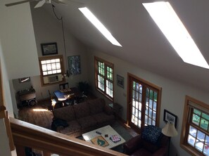 Smart TV, DVD player, stereo