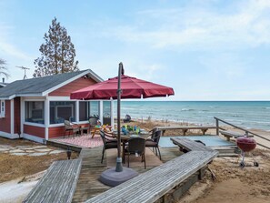 Outdoor dining - Private Beach, Outdoor Dining, Firepit (Oostburg)