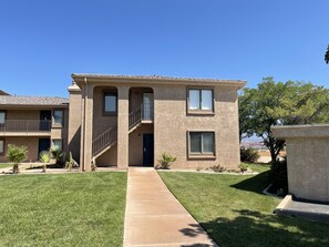 Exterior - Newly remodeled condo in Southern Utah! (St George)