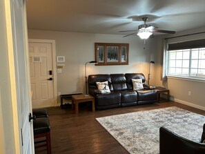 Interior - Popular Bozeman Vacation Condo!  Convenient central location (Bozeman)