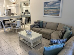 Smart-tv, een dvd-speler, boeken en een muziekbibliotheek