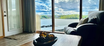 Penthouse with a open balcony. Greatest Location, 30x10. Boat Slip FREE.