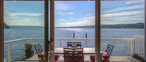 تناول الطعام بالخارج