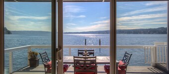 Captain's House- Luxury Beachfront Home. 2 Levels for group fun or privacy 