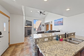 Interior - Steel Bender Villa (Rim Vista 8A8) (Moab)