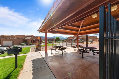 Steel Bender Villa (Rim Vista 8A8)