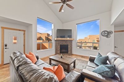 Steel Bender Villa (Rim Vista 8A8)