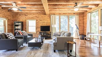 Tv, dvd-afspiller, bøger, videobibliotek