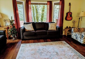 Smart-TV, Kamin, Videospiele, DVD-Player