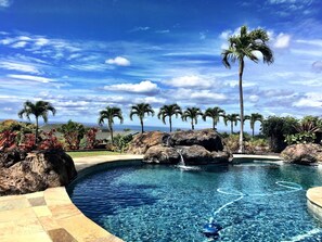 Outdoor pool, a heated pool - Breathtaking Kona Home - Heated Pool / Air conditioning and Beautiful Sunsets  (Kailua-Kona)