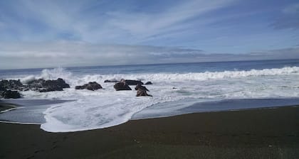 Encantadora escapada de un solo nivel remodelada con hotsprings HotTub