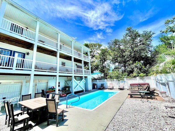 Outdoor pool, a heated pool