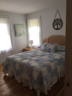 4 bedrooms, iron/ironing board, travel cot, free WiFi