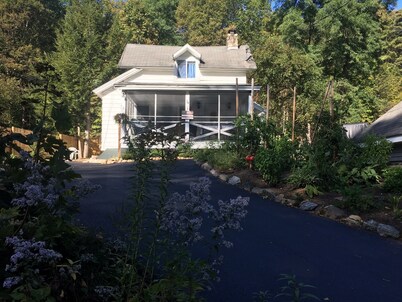 Great house! Perfect location! Walk everywhere! 4 bedrooms plus loft, 2baths