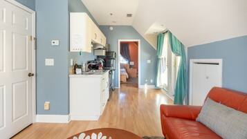 Smart TV, DVD player, books