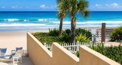 Beautiful 1500SF, Heated Pool w/Direct Beach Access No Drive Beach, Pets OK!