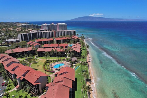 NEWLY REMODELED 1BR Ground Floor Corner Condo - Dual A/C in Ocean Front Resort.