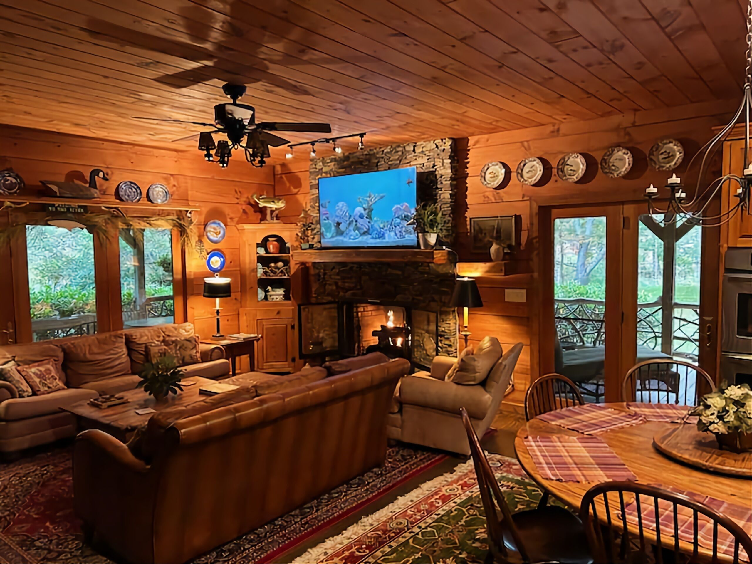 Smart TV, fireplace, DVD player