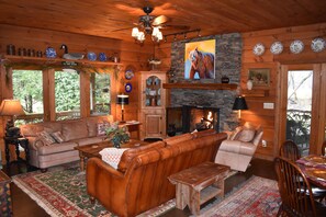 Smart TV, fireplace, DVD player