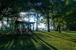 Property grounds - Award Winning Chalet Retreat-Downtown Nashville Opry and More! Premier Partner (Nashville)