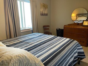 3 bedrooms, in-room safe, iron/ironing board, free WiFi - SHELDRAKE SPECTACULAR LAKE VIEW (Ovid)