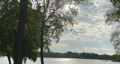 Lake Front Big Yard Fishing Dock Paddle Boat AC Campfire Swimming Grill Deck