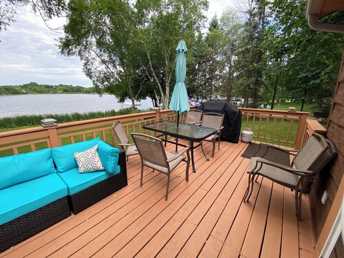 Lake Front Big Yard kalastus Dock Paddle Boards AC Campfire Uima Grill Deck