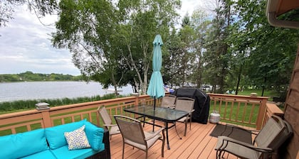 Lake Front Big Yard kalastus Dock Paddle Boards AC Campfire Uima Grill Deck