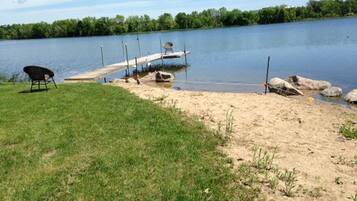 Beach nearby, sun loungers