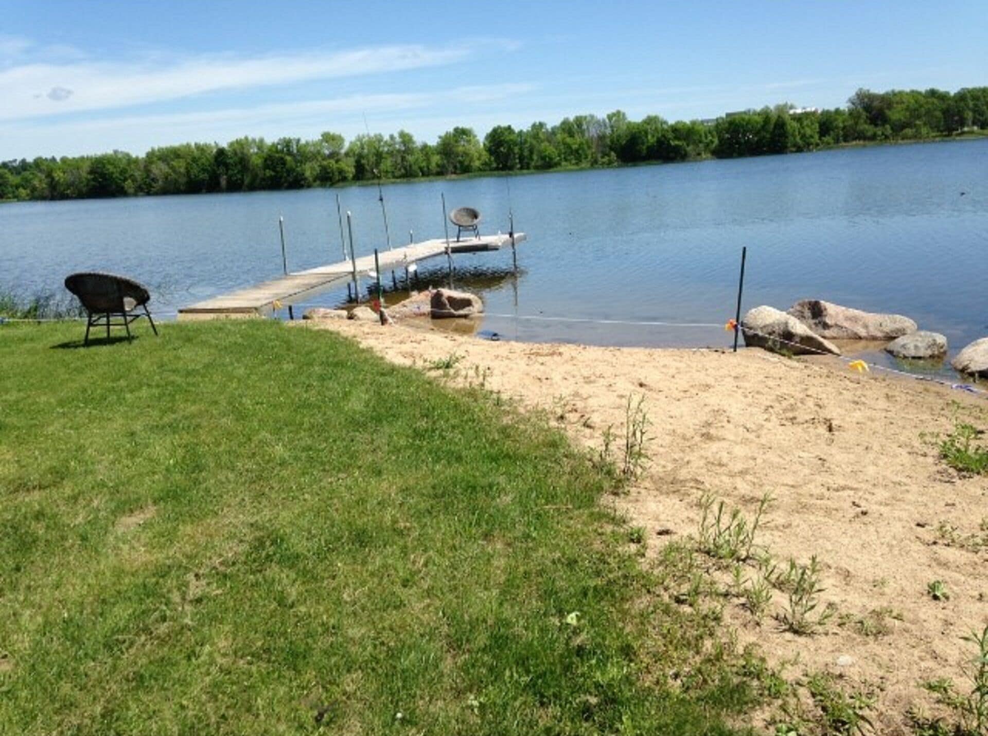 Beach nearby, sun loungers