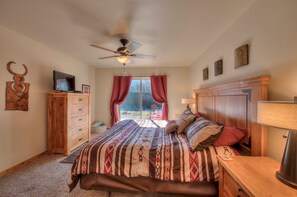 3 bedrooms, desk, iron/ironing board, travel cot