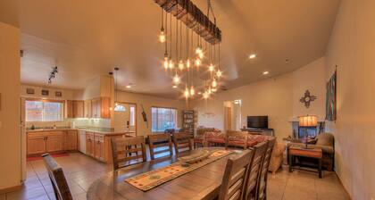 Casa de Zia - Keskusta, kylpytynnyri, takka, uima-allas, lemmikkiystävällinen, vuodepaikkoja 9