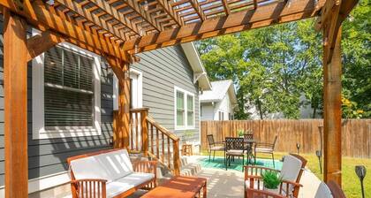 ★ Super Location ★ Walk to Coffee/Bars/Shops ★ 10 min to Downtown★