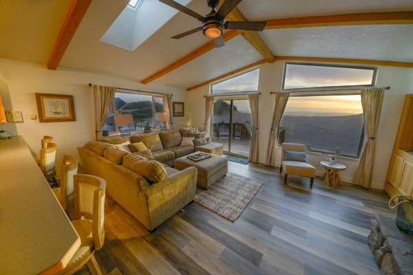 Smart TV, fireplace, video games, table tennis