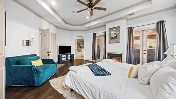 4 bedrooms, iron/ironing board, free WiFi, bed sheets