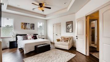 4 bedrooms, iron/ironing board, free WiFi, bed sheets