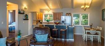 Ocean View Guest home at Cool Elevation! - 10 mins from Airport & Town