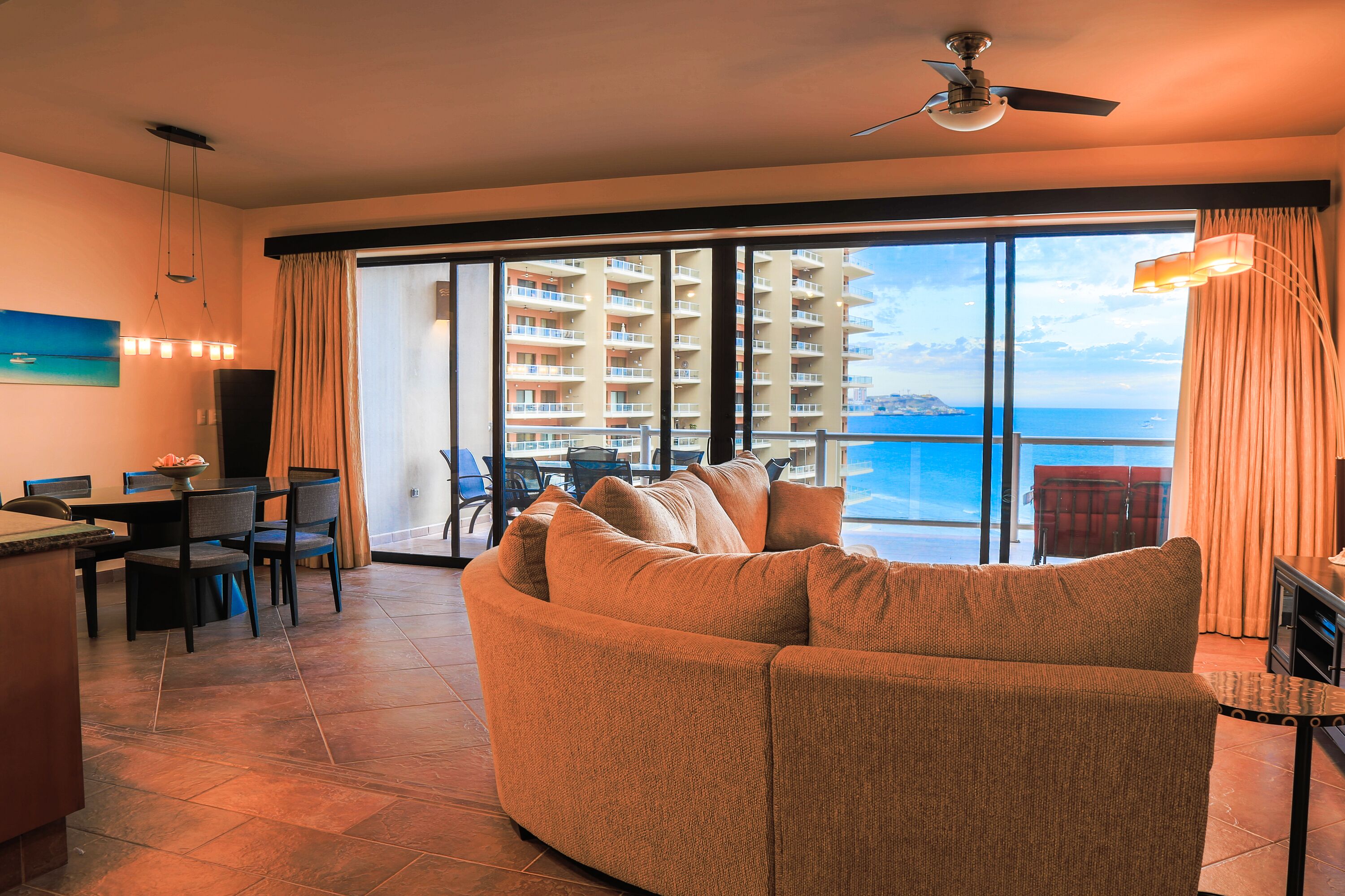 スマートテレビ、DVD プレーヤー