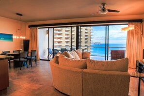 Een smart-tv en een dvd-speler