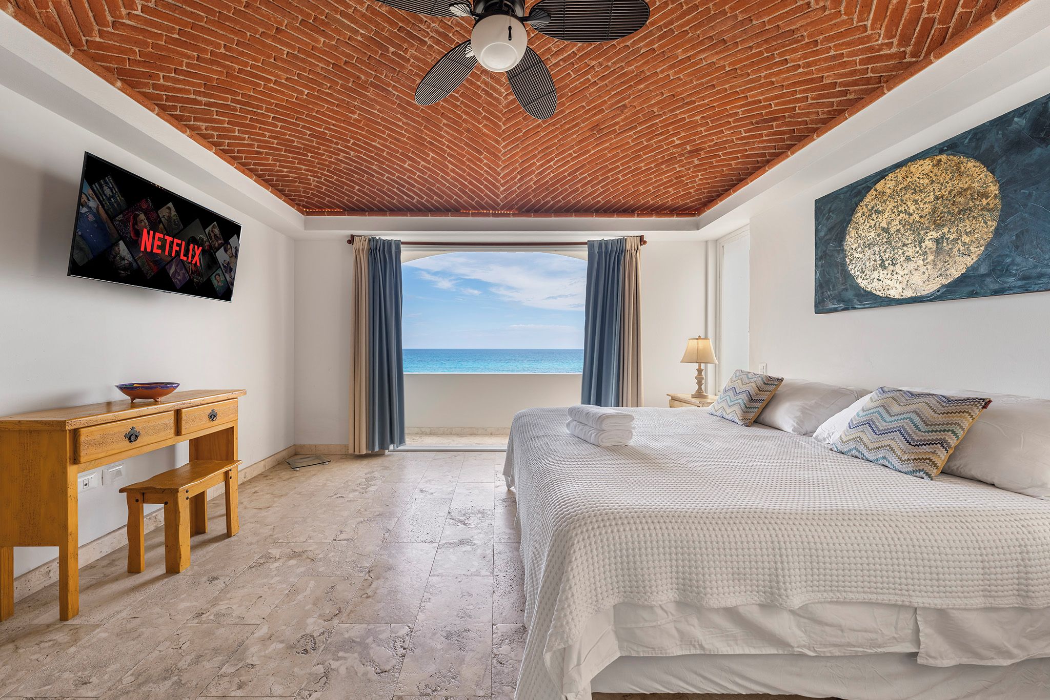 2 bedrooms, in-room safe, iron/ironing board, WiFi (free)