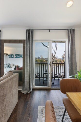 Downtown Riverfront Condo with Free Parking