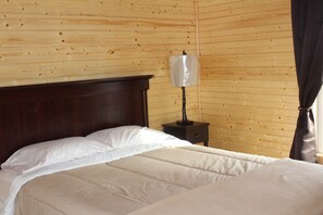 5 Schlafzimmer, Bügeleisen/Bügelbrett, WLAN, Bettwäsche