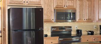 Stone Mountain Sanctuary - Blue Ridge Luxury Cabin With Great Views!