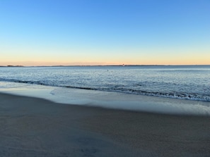 Beach nearby, sun loungers, beach towels