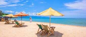 Beachfront Condo on Los Muertos Beach, Puerto Vallarta / Romantic Zone / Amapas