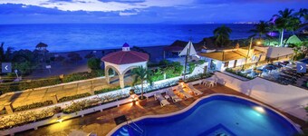 Beachfront Condo on Los Muertos Beach, Puerto Vallarta / Romantic Zone / Amapas