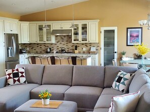 Smart TV, fireplace, DVD player, table football